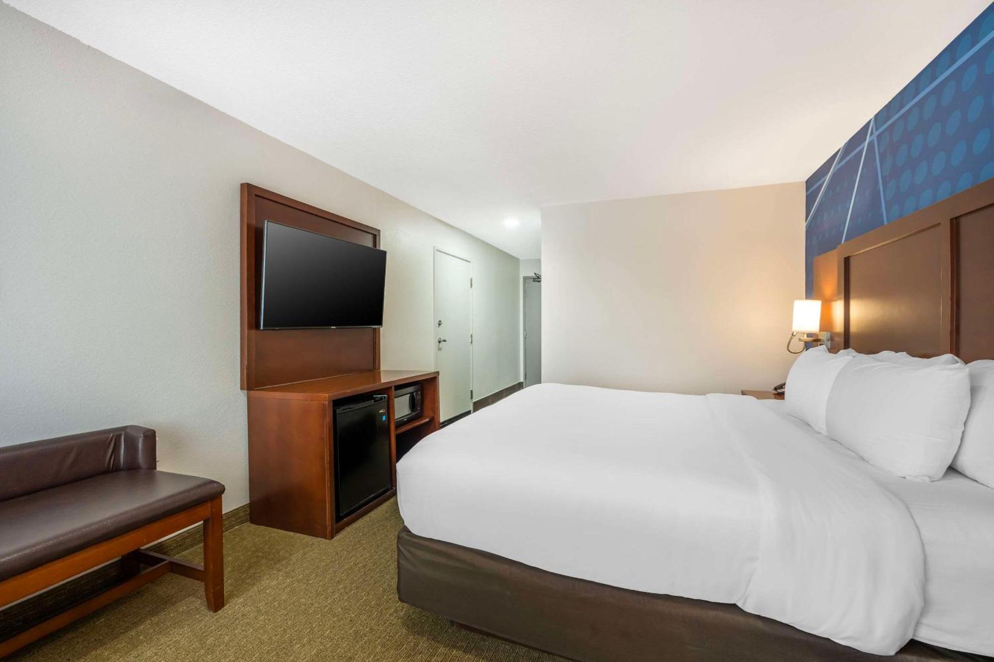 Comfort Suites Omaha East-Council Bluffs Exterior photo
