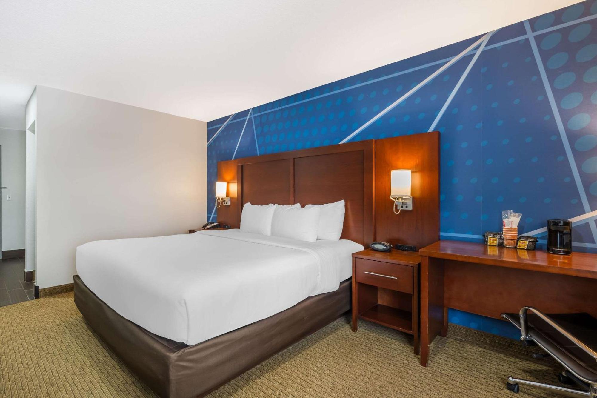 Comfort Suites Omaha East-Council Bluffs Exterior photo