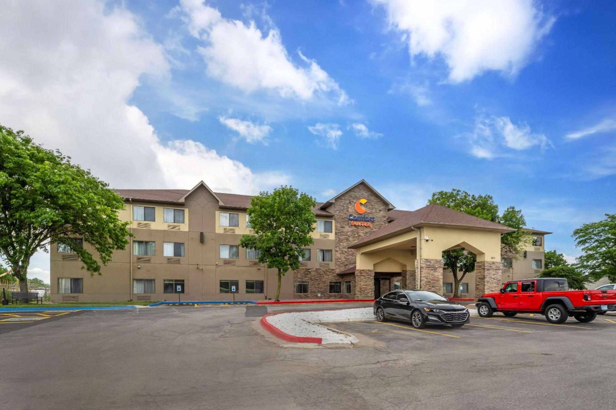 Comfort Suites Omaha East-Council Bluffs Exterior photo