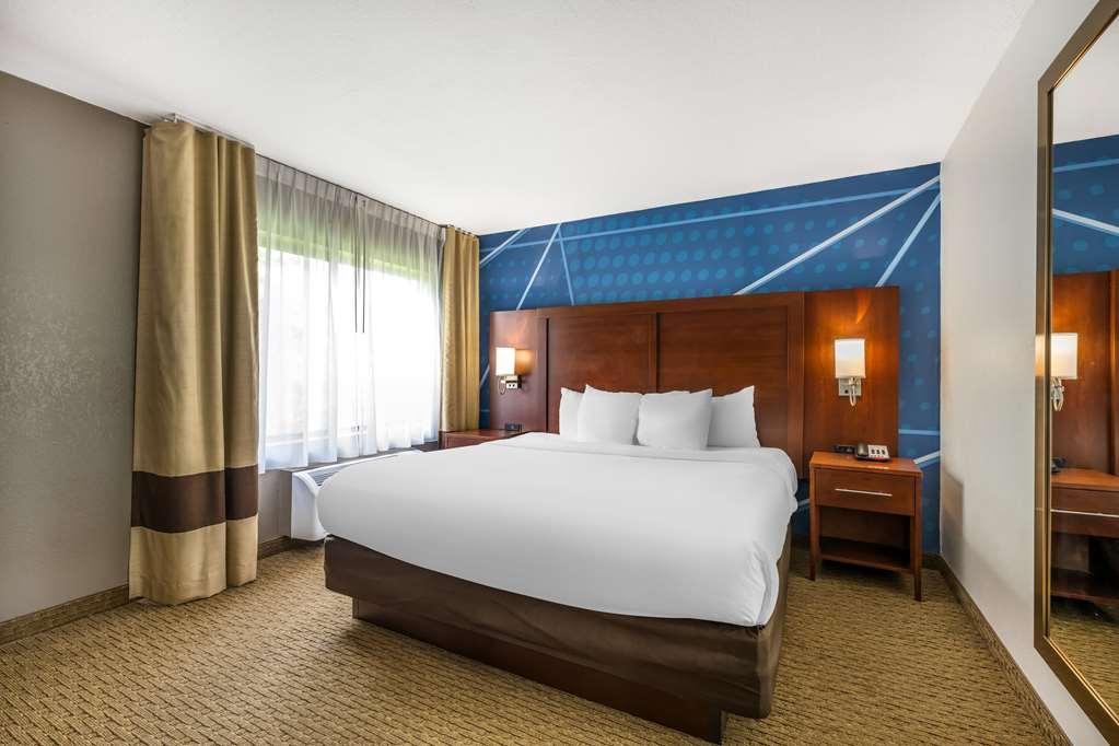 Comfort Suites Omaha East-Council Bluffs Room photo